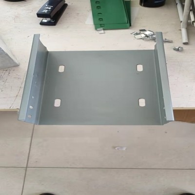 托盤式電纜橋架
